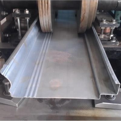rolo de aço do parafuso prisioneiro 4.2T que forma a porta do armazém da máquina 30m/min