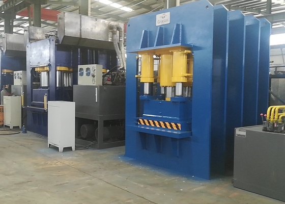 3000 pressão da ação do dobro da máquina 380V de Ton Hydraulic Steel Door Embossing