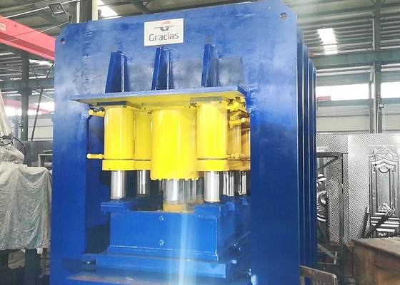 Imprensa hidráulica de gravação centralizada da máquina da porta de aço de 15kw 2500T